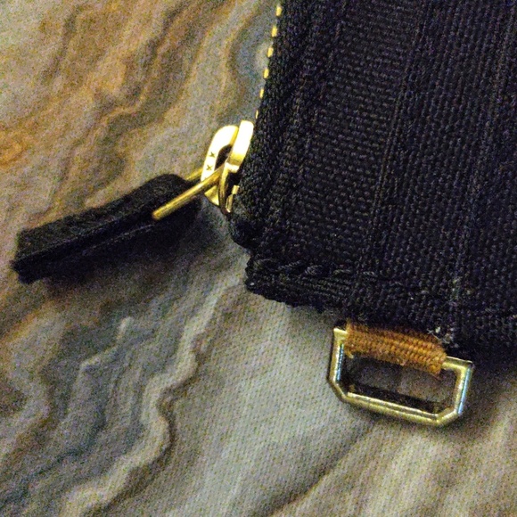 Carhartt Women's Nylon Duck Zipper Wallet - Picture 3 of 6